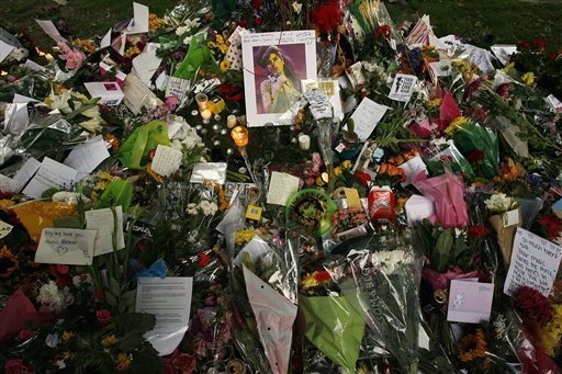 Flowers for Amy Winehouse.