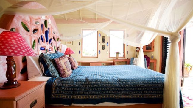 001391-03-bedroom-king-bed