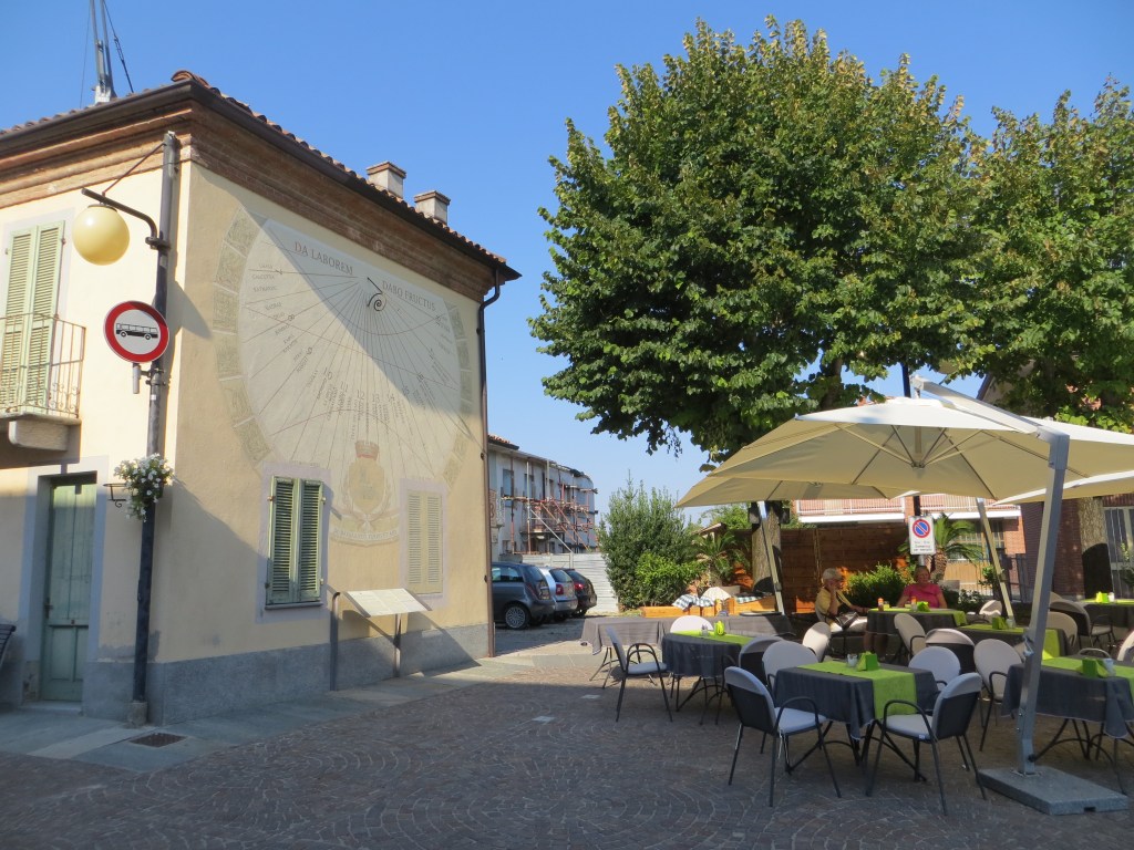 Photos from Barbaresco: https://bakersfieldblonde.com/2015/08/19/48-hours-in-piedmont-italy/